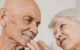 5 mudanças na fala que ajudam a detectar o Alzheimer precocemente | Lifebrunch
