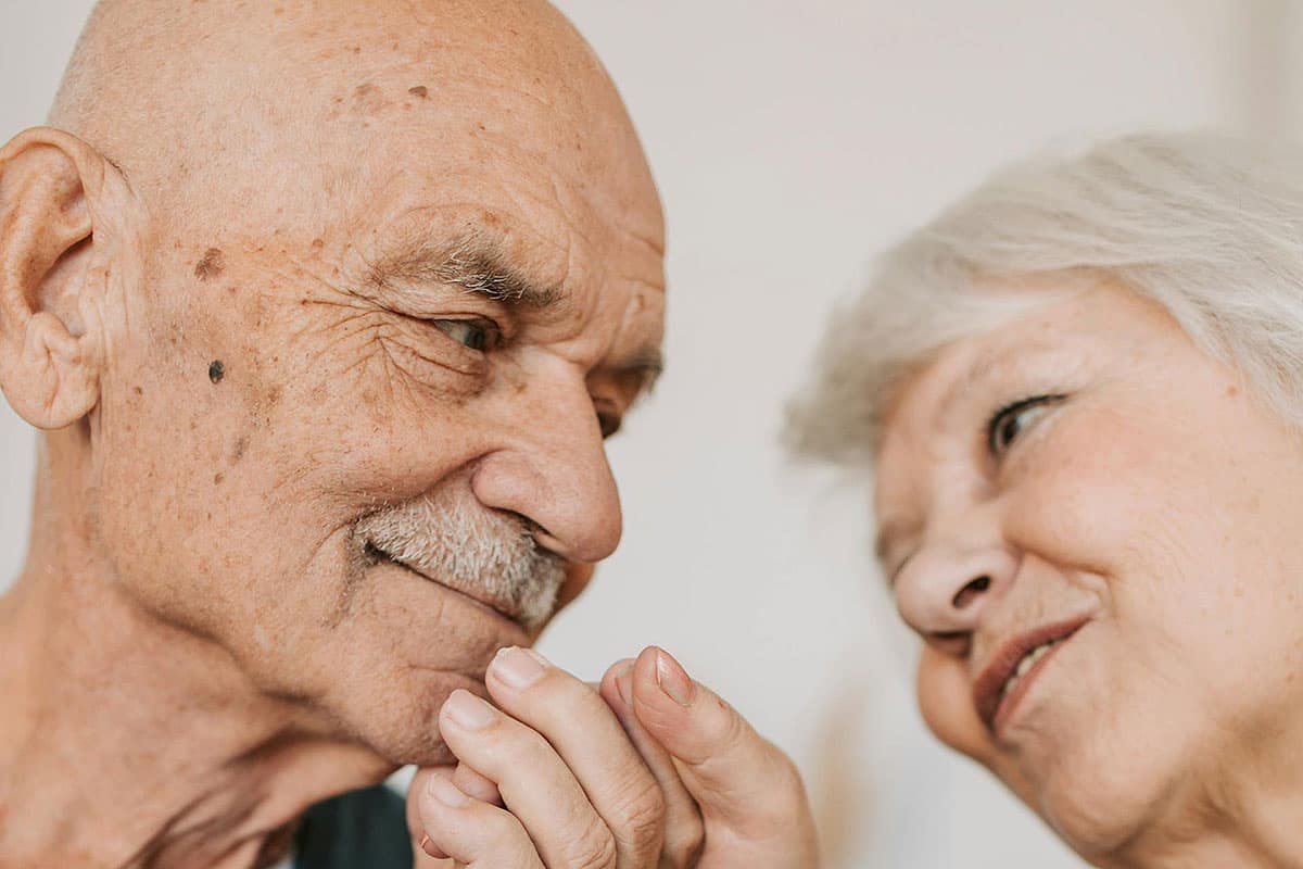 5 mudanças na fala que ajudam a detectar o Alzheimer precocemente | Lifebrunch