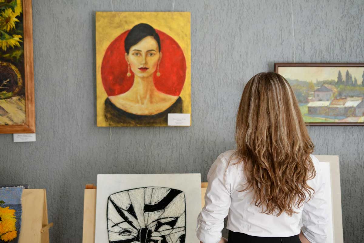 Médicos suíços prescrevem visitas a museus como terapia para saúde mental